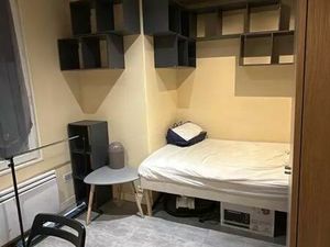 Location appartement une pièce 14 m² à Paris