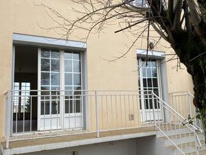 Maison mitoyenne non meublée à Angoulême avec jardin et garage