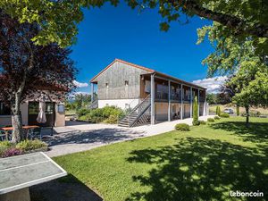 Immeuble 40 pièces 1026 m²