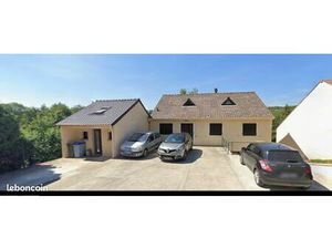 Maison divisée en 3 appartements