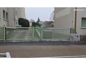 Garage à louer route de genas  lyon3