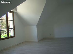 A louer - maison non meublee 5 pieces - (77760)