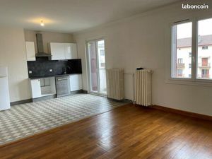 Grand f3 plein centre