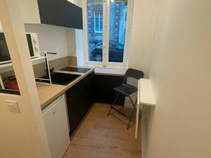 Charmant Studio refait à neuf