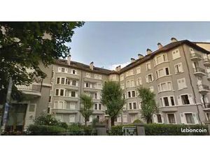 T4 proche lac & hyper centre  immeuble classé