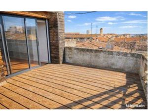 Maison de charme à louer Place Séverine