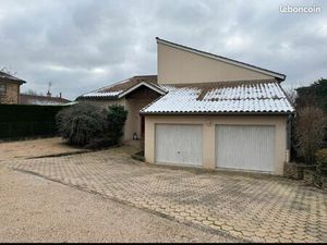 Maison centre de Charnay