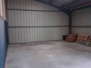 Location local dans hangar