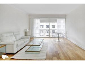 Location Appartement - 2 pièces - 62 m² - Paris - (ve)