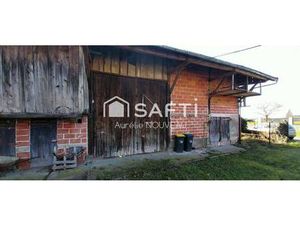 Grange et dépendances sut 1103m² de terrain - fort potentiel de rénovation