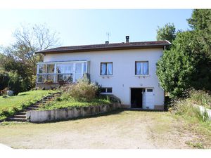 Villa avec fort potentiel sur un magnifique terrain de 11204 m²