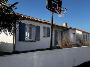 Location Maison à Brem-sur-Mer (85470) : à louer / 85m² Brem-sur-Mer