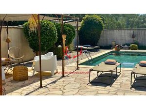 Vente maison 5 pièces 240 m² Saint-Étienne-du-Grès (13103)