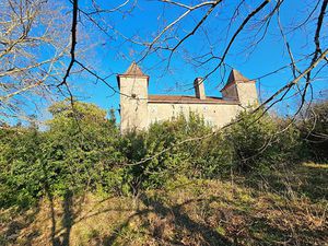 Demeure de charme du XIX eme à réhabiliter sur 1 hectare