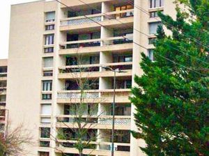 Beau T4 bis dans résidence : Francheville le Bas