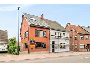 INSTAPKLARE  TRENDY HALFOPEN BEBOUWING MET TUIN EN MODERNE TECHNIEKEN