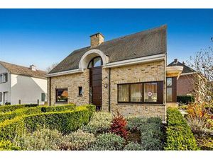 Alleenstaande VILLA - 4 SLPKS - 4 are 10 ca - Tuin - Garage