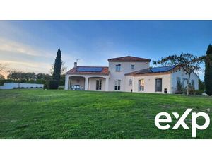 Belle propriété de 200 m² avec piscine et parc arboré de 5 0