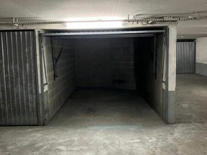 À louer – Box sécurisé avec borne de recharge électrique – Paris 3e (Temple / République)