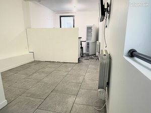 Studio rénové 24 m² – Terrasse + Parking privé – Hyper centre Dreux
