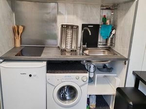 Studio dans dependence maison