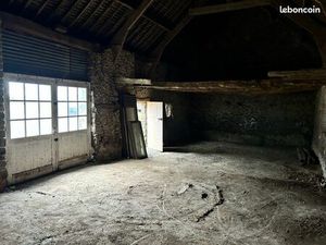 Location espace entrepôt stockage 85m2