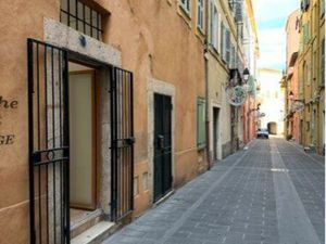 Location Local commercial / vieux Menton / fort passage