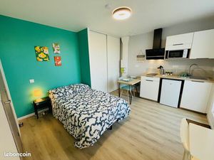 Superbe studio meublé neuf en centre-ville avec climatisation et terrasse