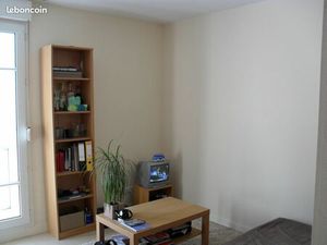 Studio proche Lycée Touchard-Excellent état-Parking