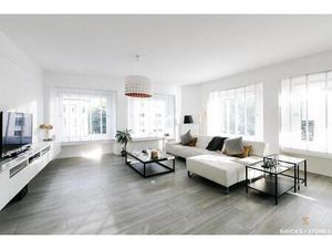 Luxueus gemeubeld twee slaapkamer appartement