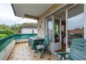 Spacieuse Maison avec Jardin et Piscine à Tassin