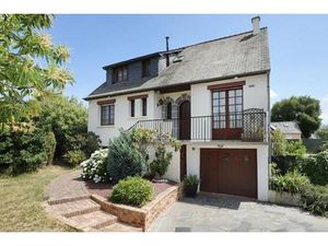 Maison familiale 137 m2  jardin arboré - À 5 min de Châteaubourg