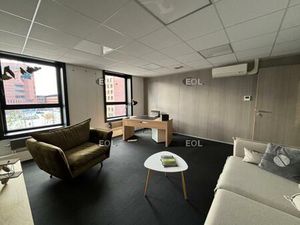 Bureaux d'environ 388 m² à la vente sur la commune de Evry-Courcouronnes