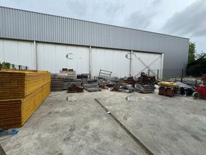 A LOUER / A VENDRE - Local d'activité avec bureaux de 360 m² à Brie-Comte-Robert (77)