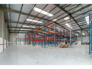 A LOUER - surface de stockage/activité de 2 200 m² à Dammartin en Goële