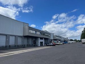 ENTREPOT AVEC QUAIS - SORTIE A 15 - 9581 M² DIV. ICPE 1510