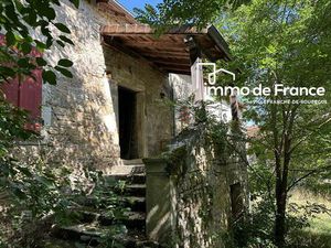 Corps de ferme à rénover près de Martiel sur 27 424 m² de terrain