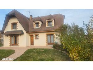 MAISON 6 pièces 169 m2 habitable  Sous-Sol  Dépendances 96 m2  Piscine