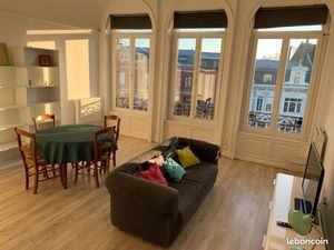 Appartement T3 - meublé et toutes charges comprises - parfait état - lumineux - centre vil