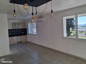 Maison de ville mitoyenne 77m2 895 eur/mois