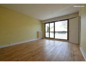 Studio 1 pièce 28 m²