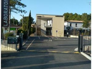 Location Bureaux PMR + parking Eguilles