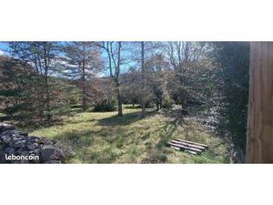 Terrain 1 600 m² Salavas