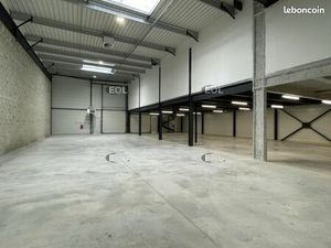 Local bureaux 1 820 m²