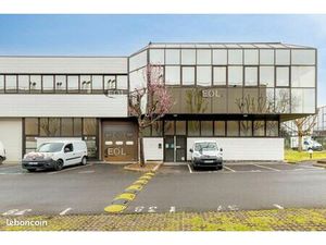 Local bureaux 601 m²