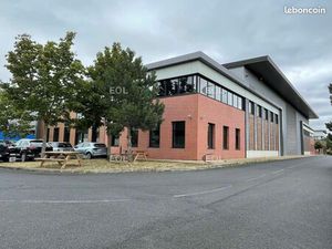 Local d'activité 680 m²