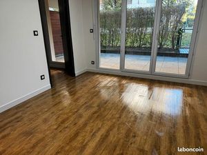 F2 rez-de-jardin avec grande terrasse au Parc Micaud