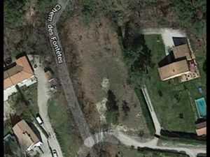 Terrain 2500M2 venelles