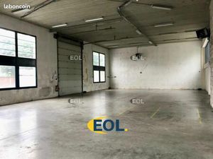 Local bureaux 320 m²