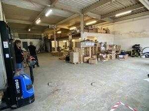 Local bureaux 345 m²